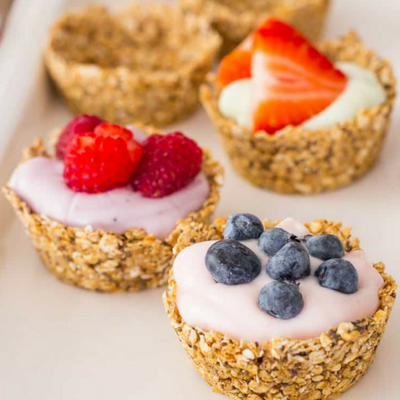 oatmeal Cups with yogurt and fruit